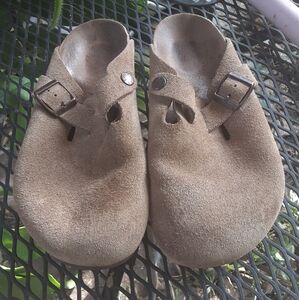 WOMEN'S BOSTON SUEDE BIRKENSTOCK CLOGS
